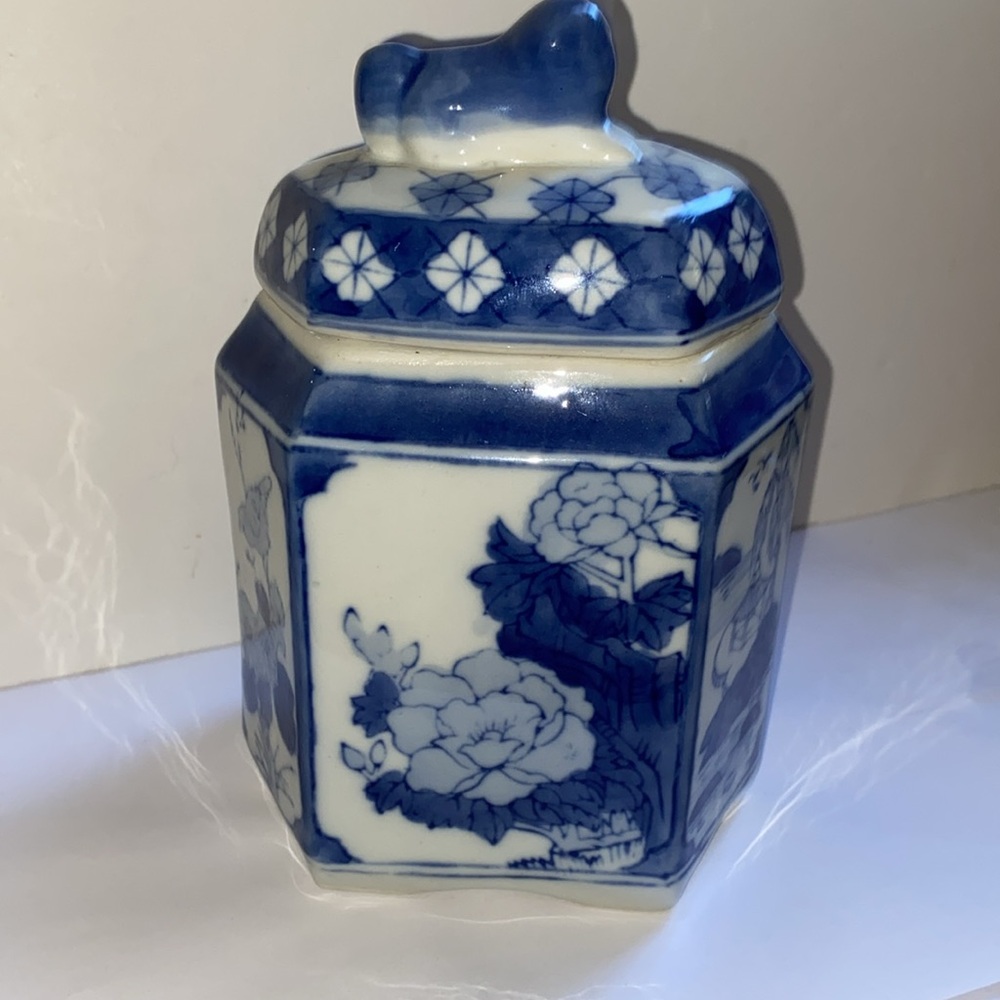 Vintage Chinese Blue & White Porcelain Tea Caddy - JAR - Urn - Canister